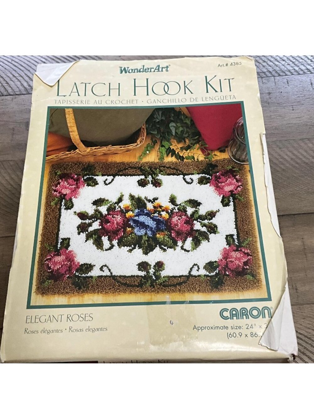 Caron Wonderart 4385 Latch Hook Kit Elegant Roses Cottagecore Grannycore